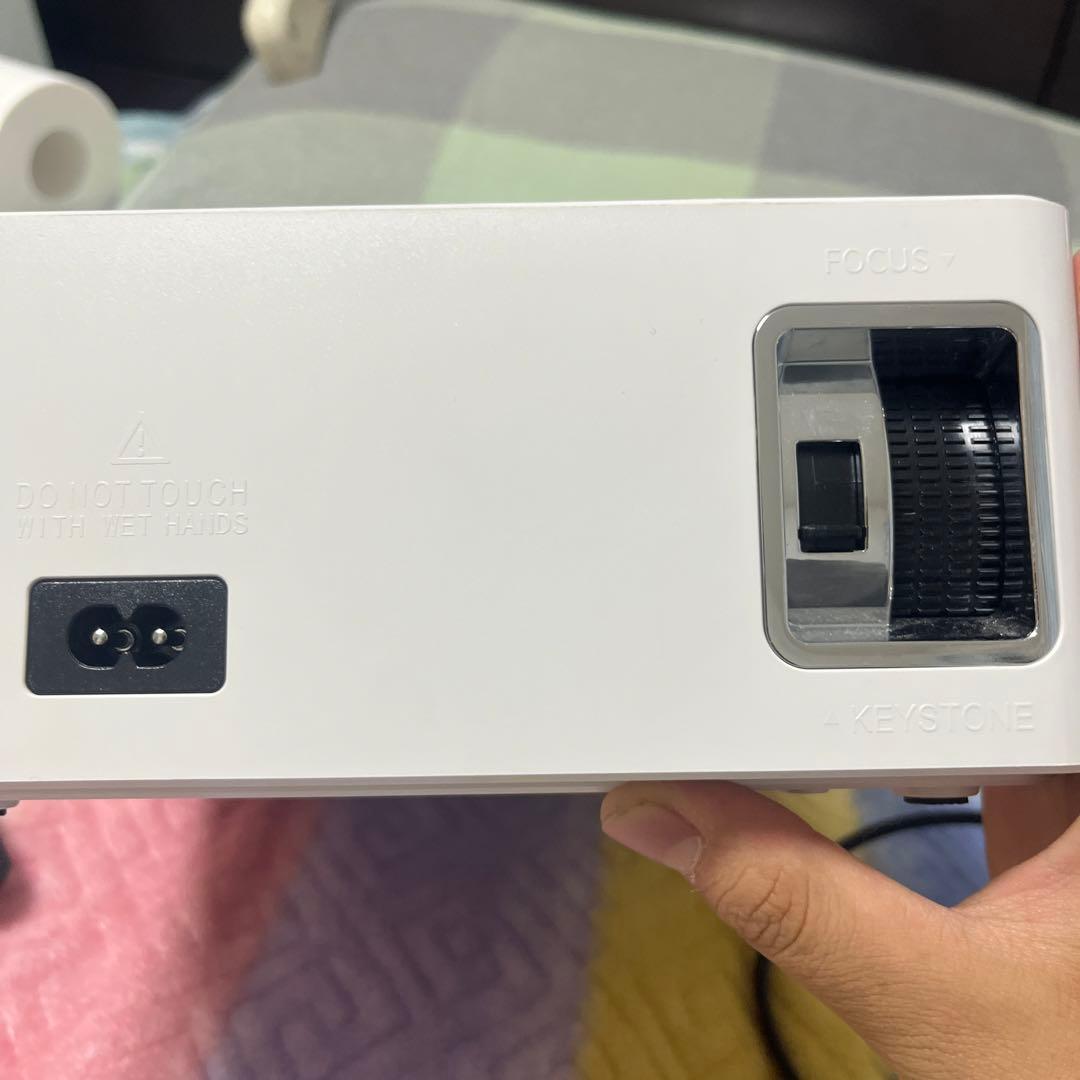 4Kプロジェクター本体