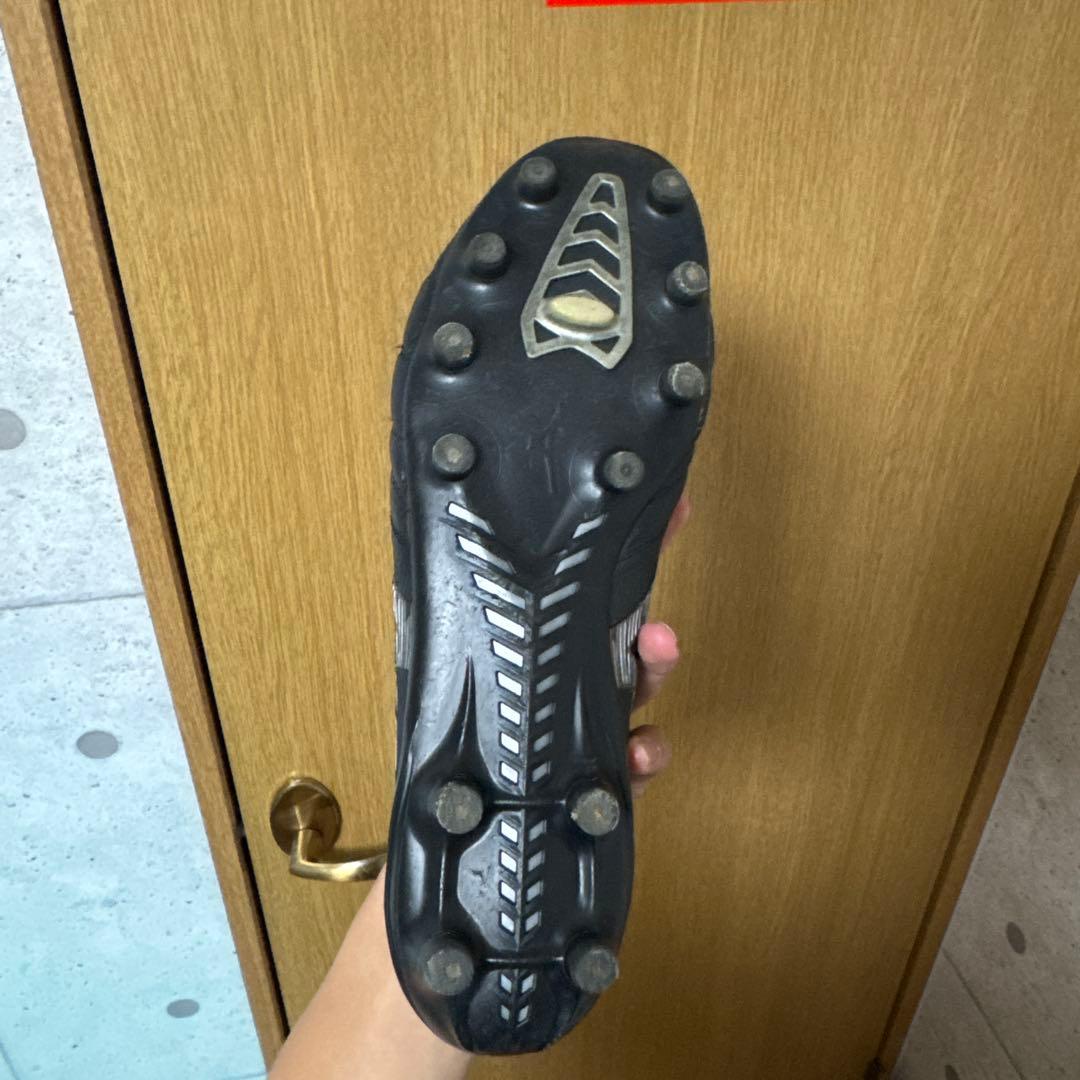 【限定モデル】ミズノ モレリア4 β