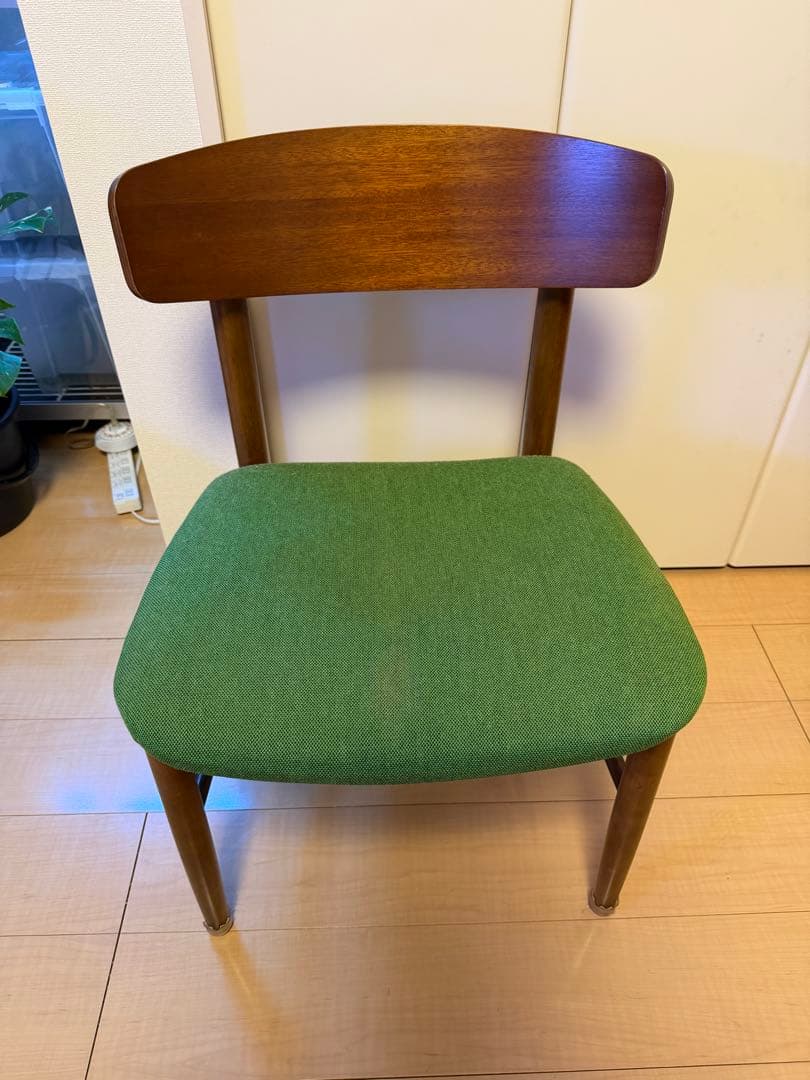 カリモク60 Tチェア タープグリーン karimoku 椅子 作業 デスク用