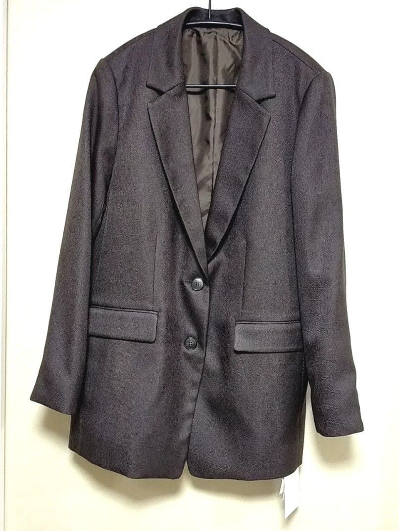 【新品タグ付】テーラードジャケット（ダークブラウン）