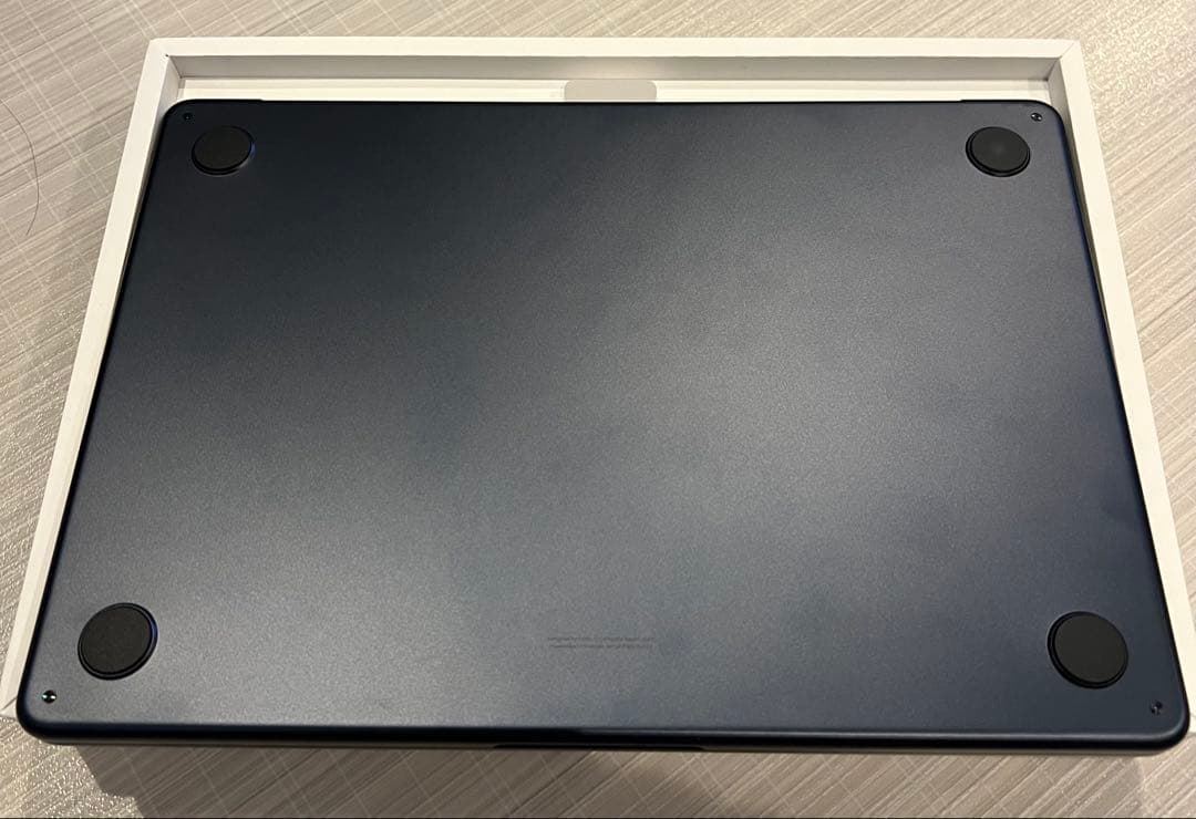 M2 MacBookAir 13インチ ミッドナイト 8GB 256G