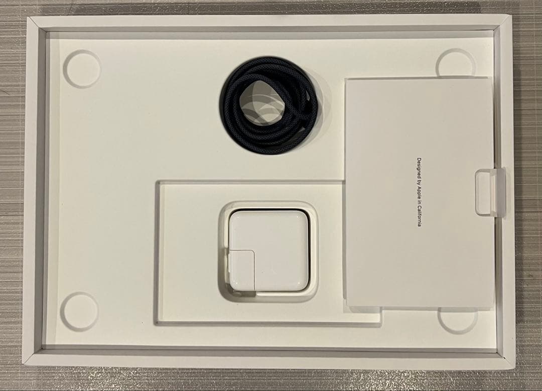 M2 MacBookAir 13インチ ミッドナイト 8GB 256G