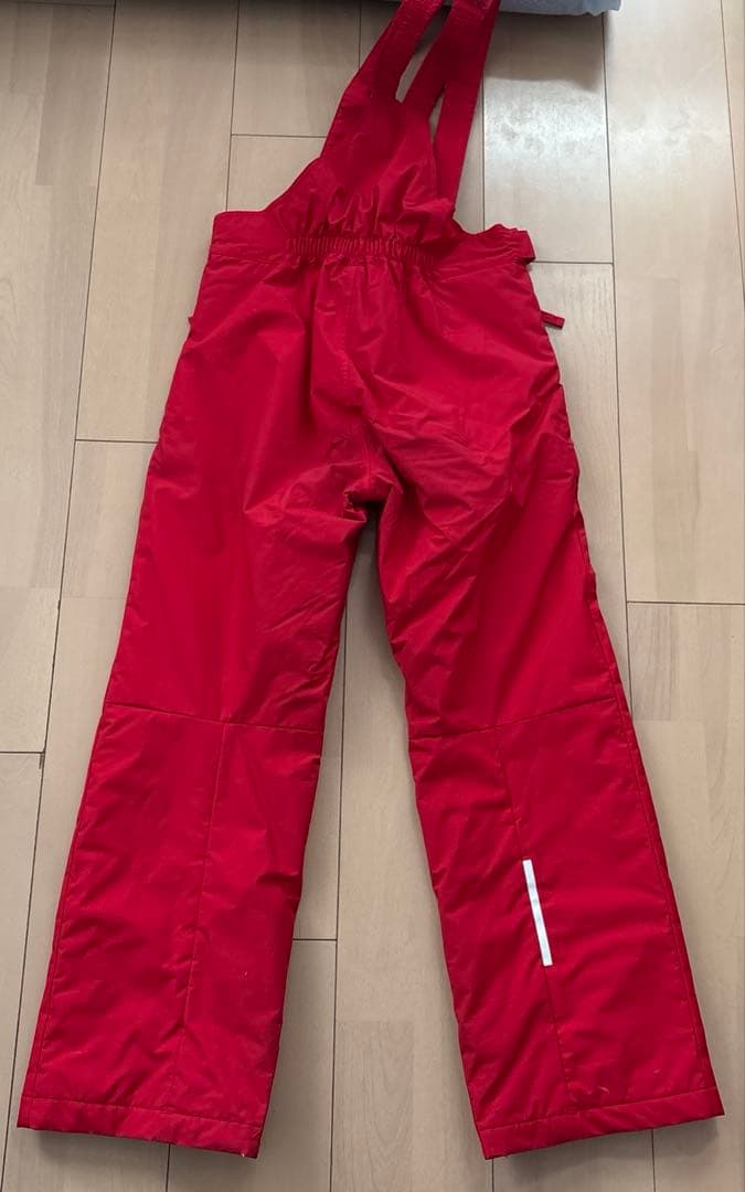 子ども用スキーウェアセット（黒・赤）