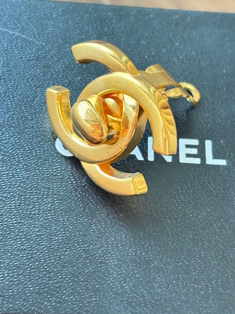 シャネル　ターンロック 96P イヤリング　片耳　美品