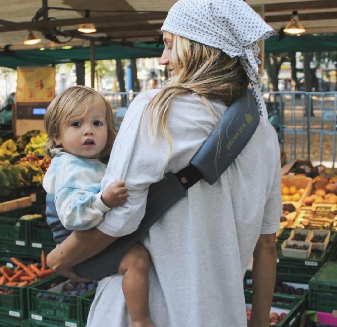 WILDRIDE 片肩式抱っこ紐 グレー/Iron