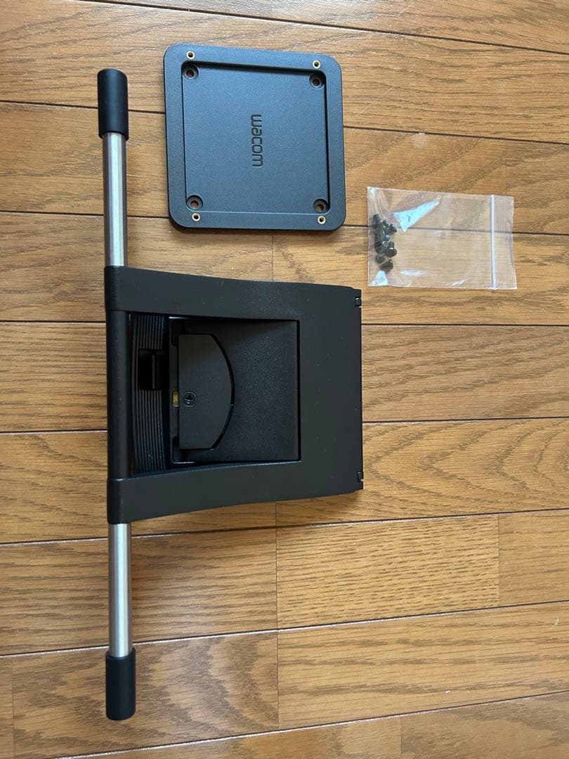 Wacom Cintiq 16 DTK1660(スタンド・proペン付き)