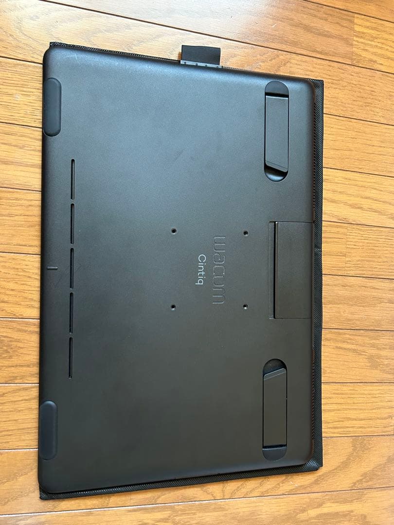 Wacom Cintiq 16 DTK1660(スタンド・proペン付き)