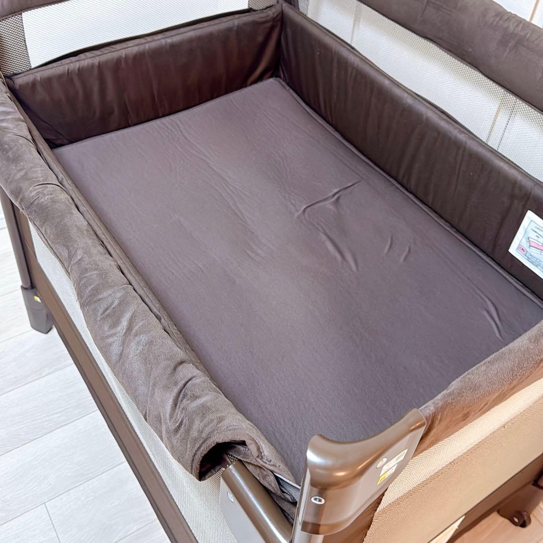 ちゅん　アップリカ　ココネルエアー　ベビーベッド　リッチブラウン