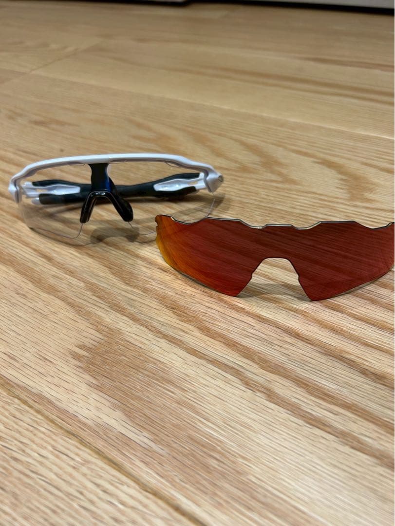 さ*う様 OAKLEY スポーツ用サングラス クリア/レッド レン