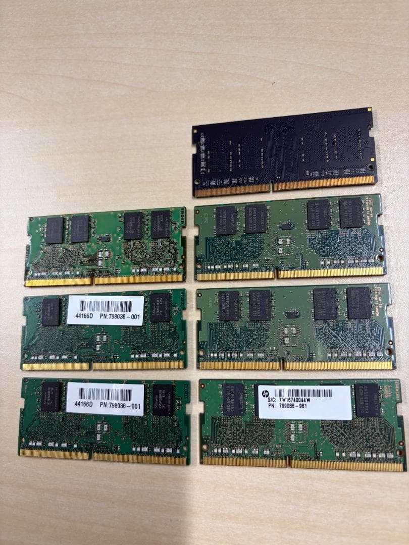 【中古動作品】ノートPC用メモリ PC4 DDR4 4GB * 7枚