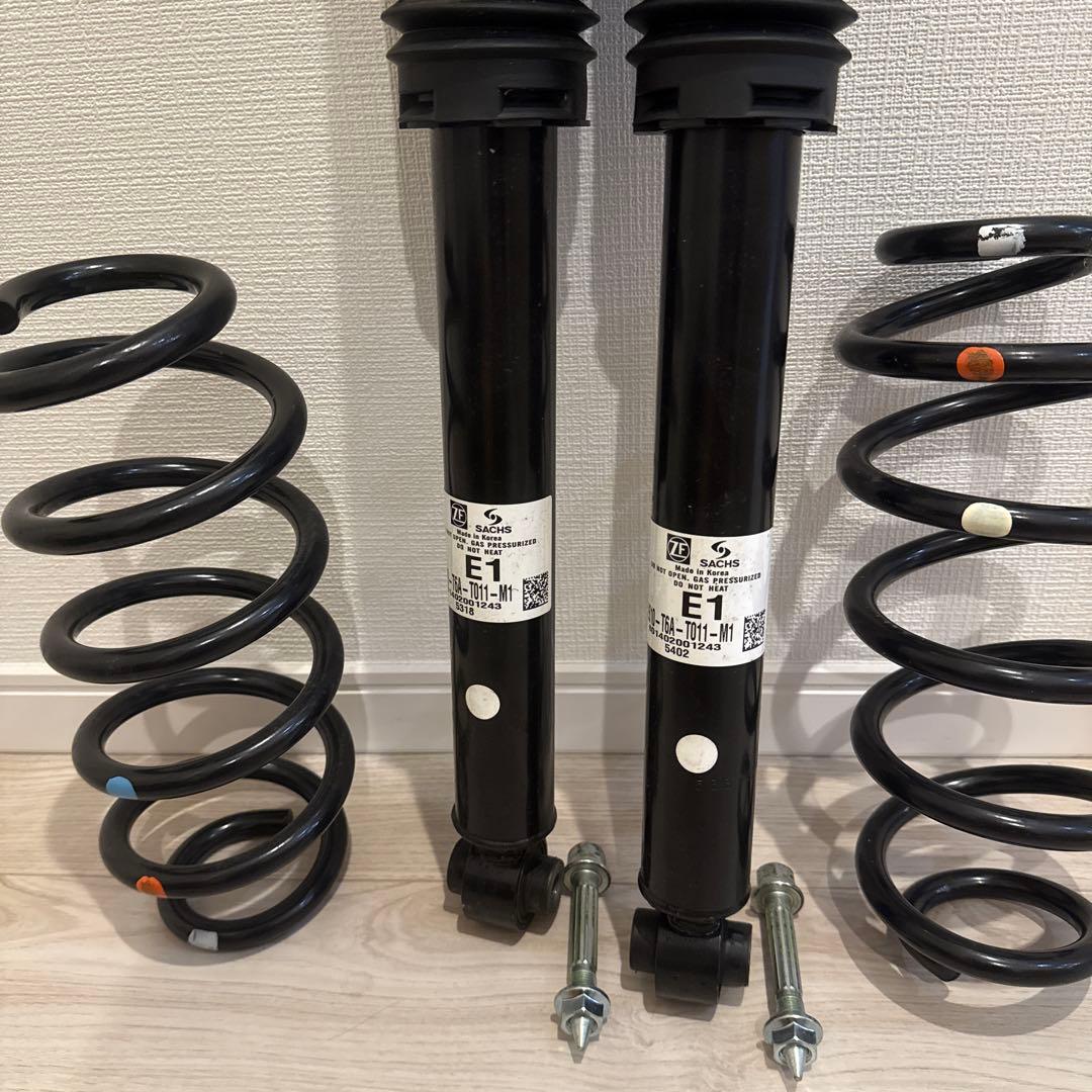 ホンダ　オデッセイ　RC1 E1アブソーバー コイルスプリング 新車外し