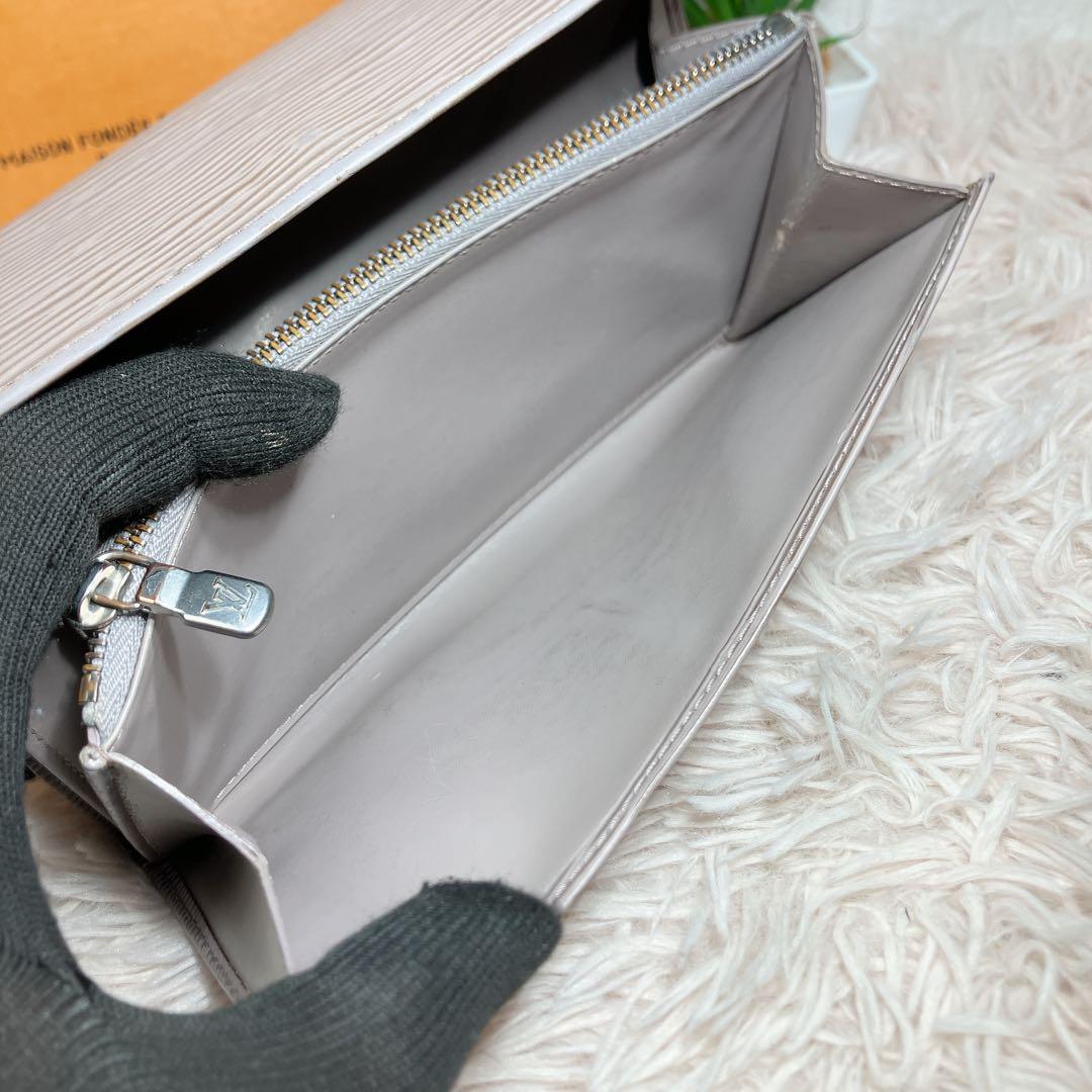 ！美品！ ルイヴィトン エピ 長財布 ポルトモネ クレディ リラ　グレージュ