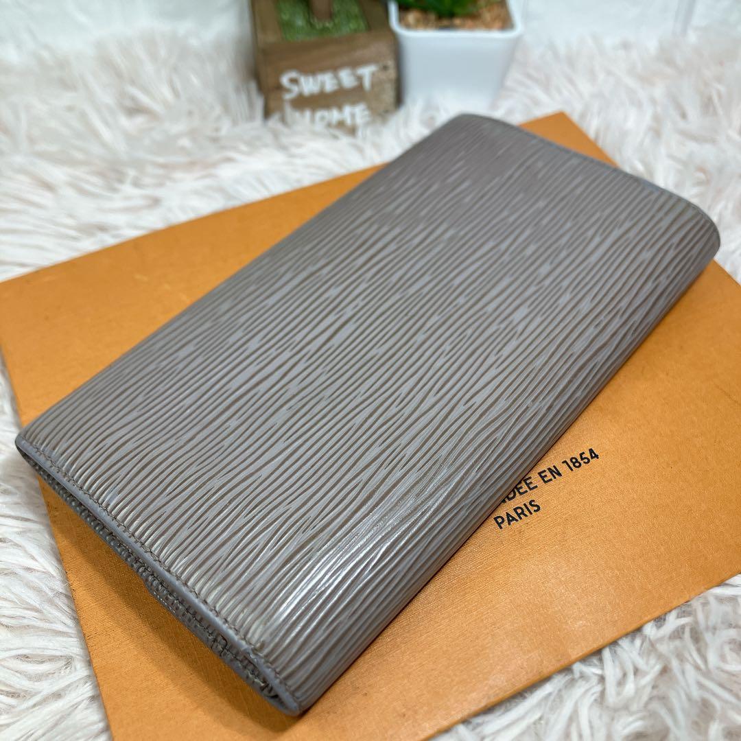！美品！ ルイヴィトン エピ 長財布 ポルトモネ クレディ リラ　グレージュ