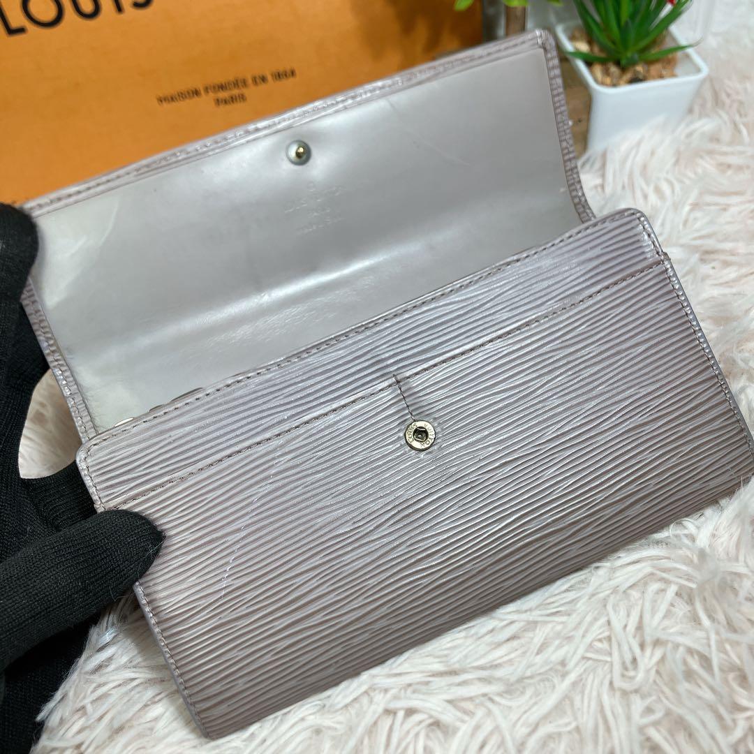 ！美品！ ルイヴィトン エピ 長財布 ポルトモネ クレディ リラ　グレージュ