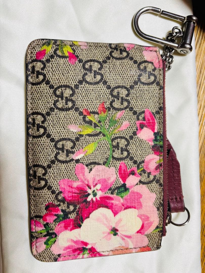早い者勝ち！最終値下げ！GUCCI 花柄 ケース チェーン付き