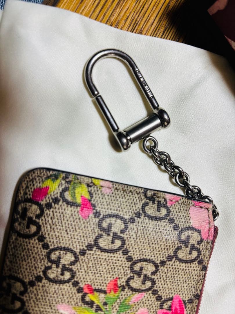 早い者勝ち！最終値下げ！GUCCI 花柄 ケース チェーン付き