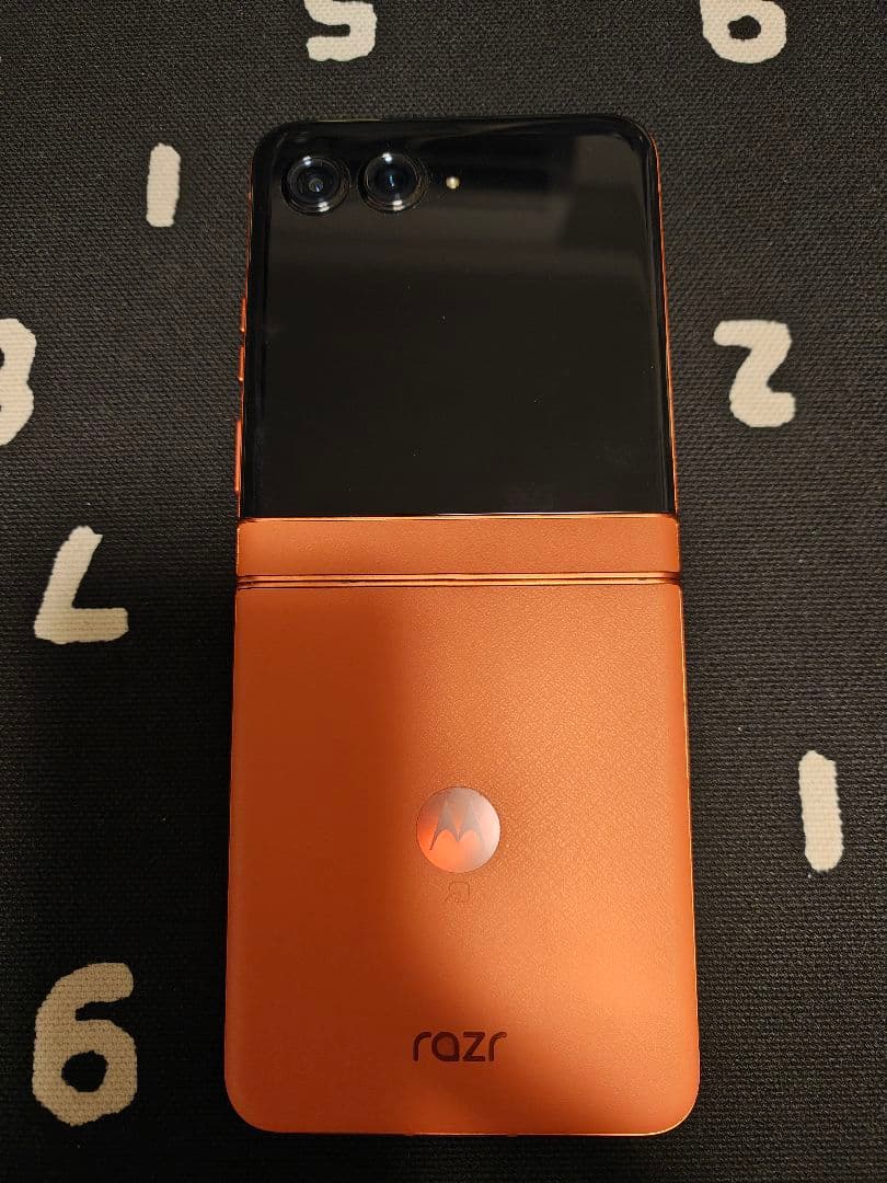 か*ん様 Motorola razr 50 SIMフリー　12+512GB オマ