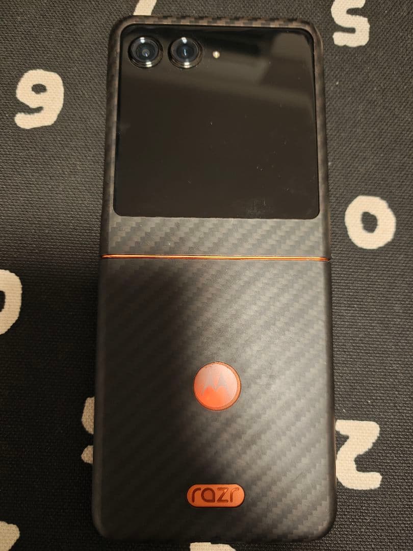 か*ん様 Motorola razr 50 SIMフリー　12+512GB オマ