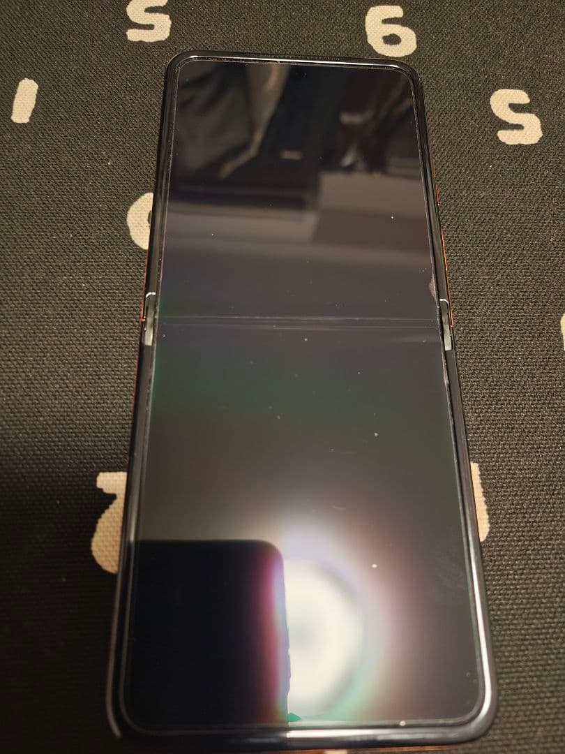 か*ん様 Motorola razr 50 SIMフリー　12+512GB オマ
