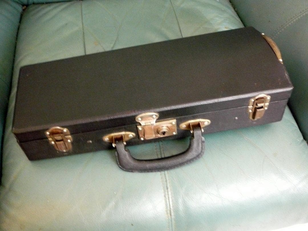 LARK 古い中国製 クラリネット　MP　バンドレン?