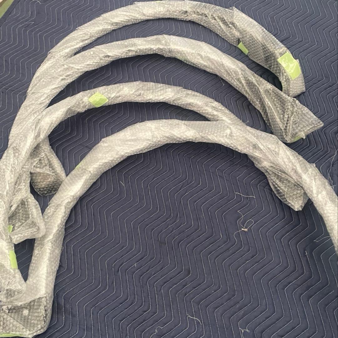 クラウンスポーツ フェンダー アーチ モール １台分　新車取外