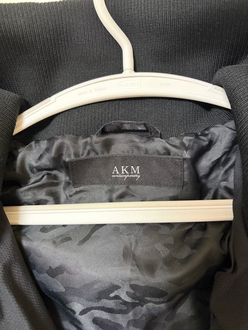 AKM Contemporaryダウンジャケット(保温性/防風性)