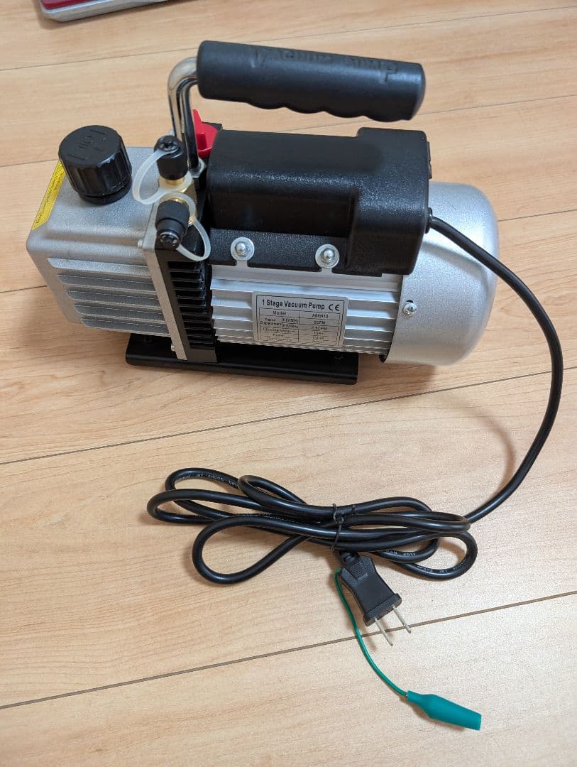 マニホールドゲージ　真空ポンプ　カーエアコン　真空引き　クーラー