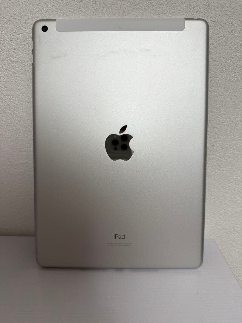 iPad 第9世代 Wi-Fi+Cellularモデル 本体 64GB シルバー