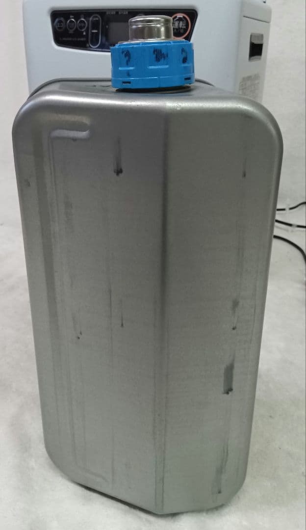 トヨトミ　LC-332　石油ファンヒーター　2021年製　マットホワイト　美品