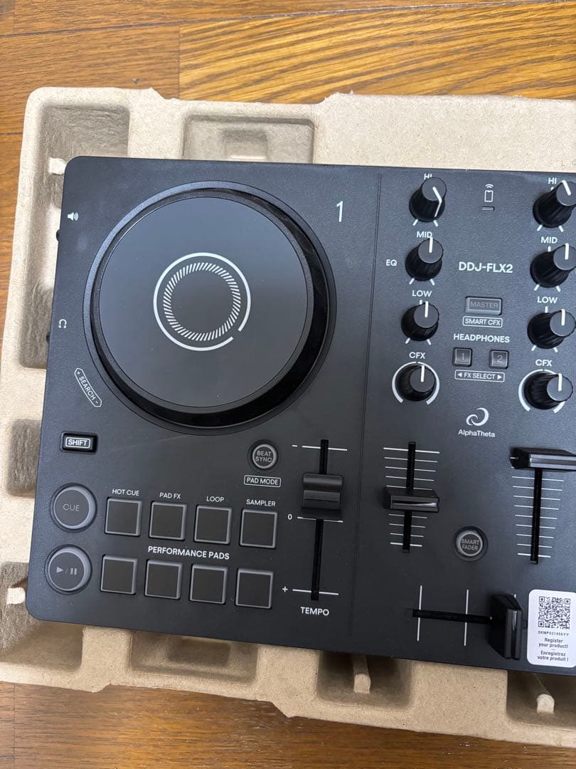 DJコントローラー　AlphaTheta DDJ-FLX2