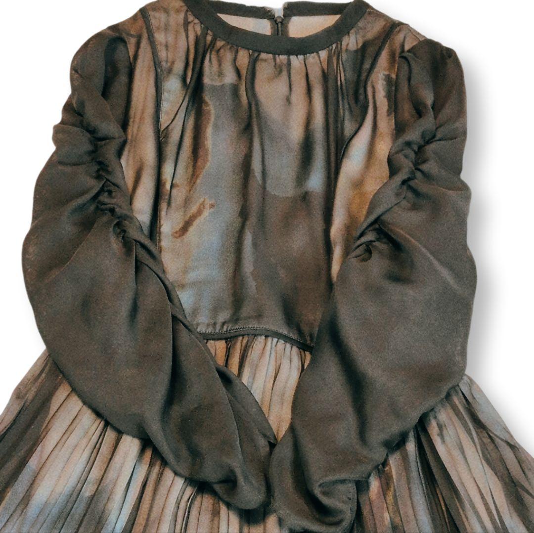 美品☆ カラルス プリント重ねシフォンプリーツデザイン ロング丈 ワンピース