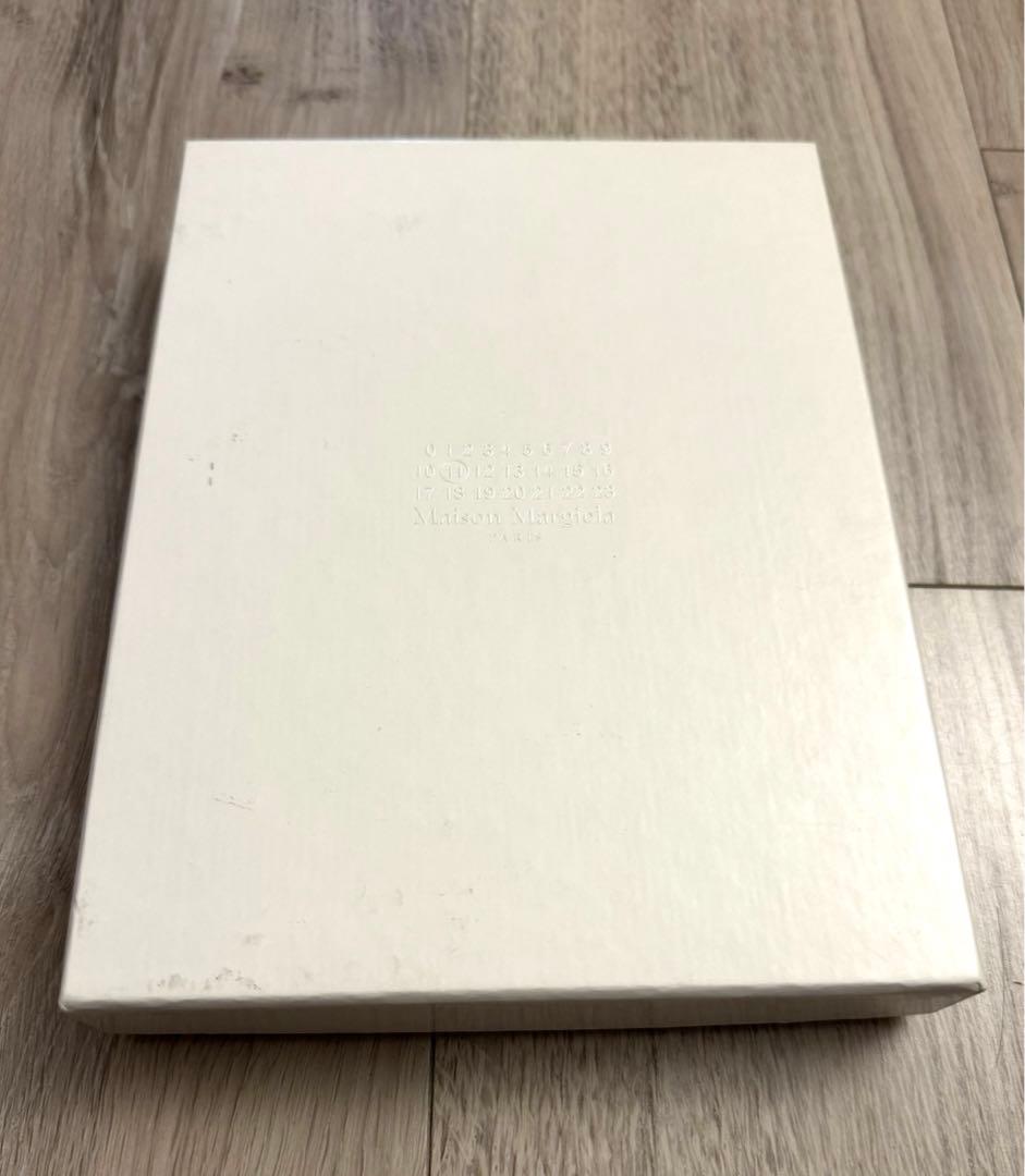 メゾンマルジェラ　Maison Margiera スマホショルダー