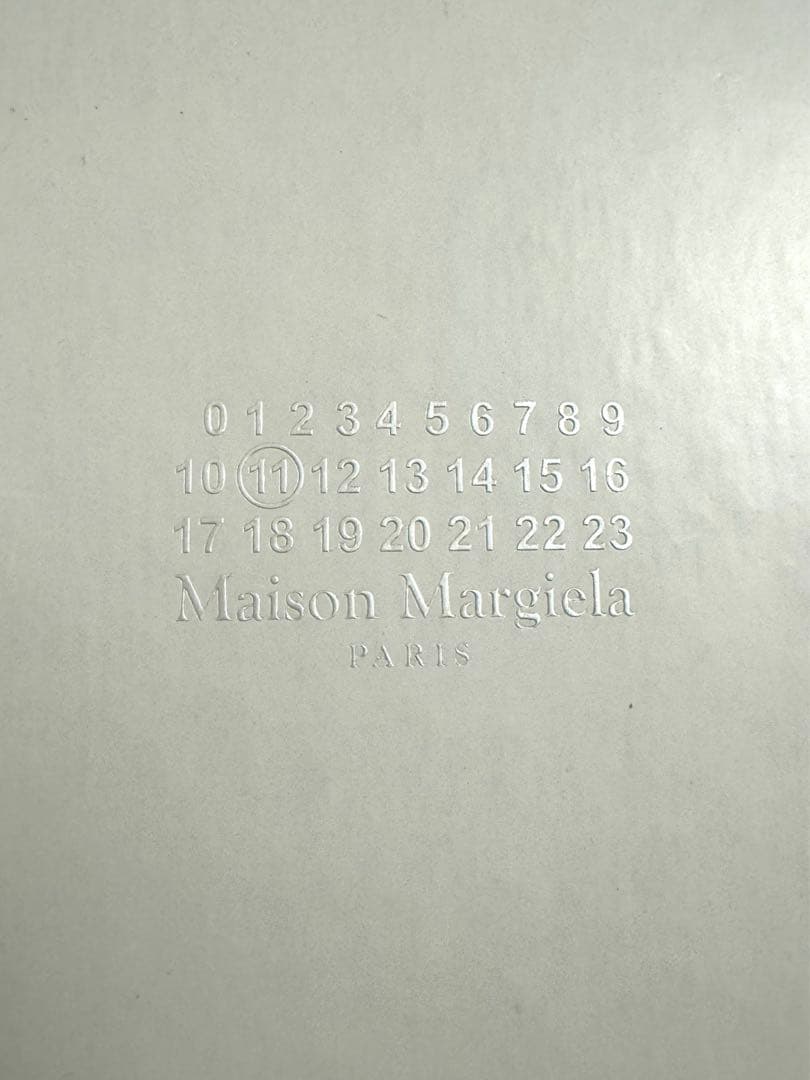 メゾンマルジェラ　Maison Margiera スマホショルダー