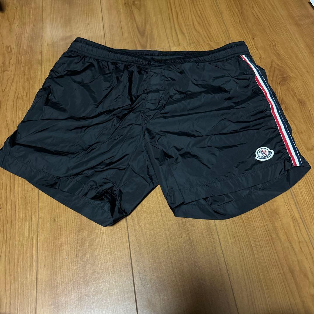 MONCLER ブラックショートパンツ サイズL