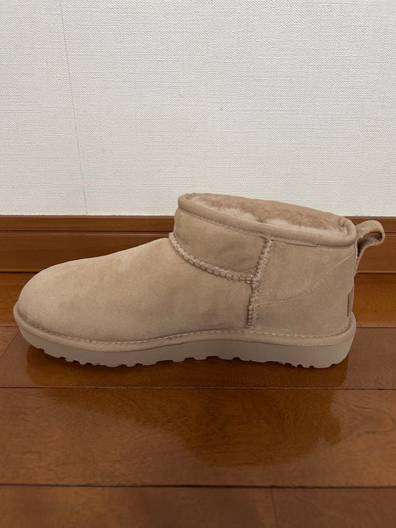 未使用　UGG アグ W CLASSIC ULTRA MINI 25