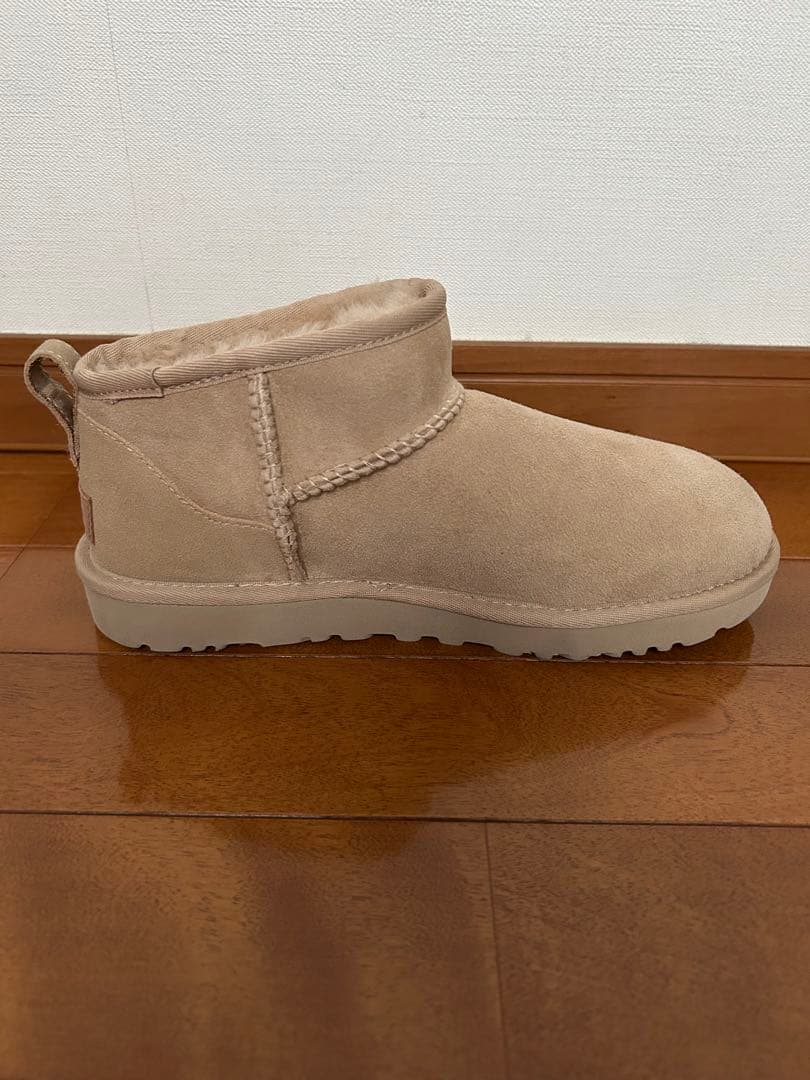 未使用　UGG アグ W CLASSIC ULTRA MINI 25