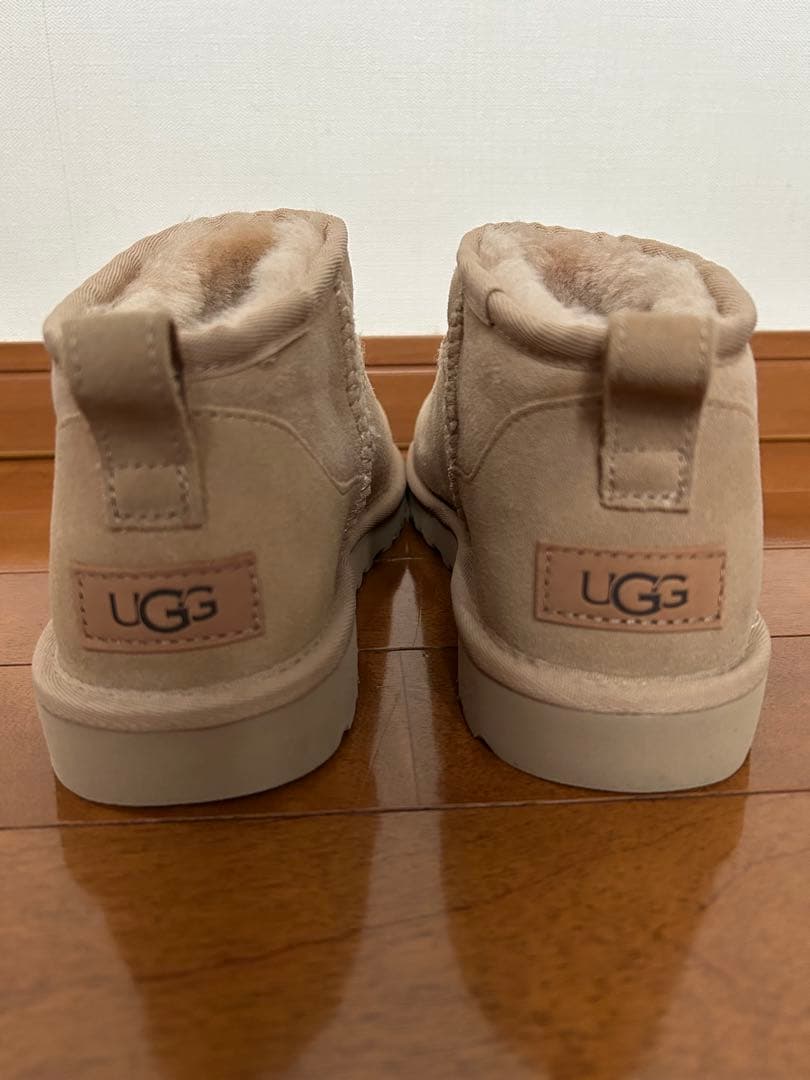 未使用　UGG アグ W CLASSIC ULTRA MINI 25