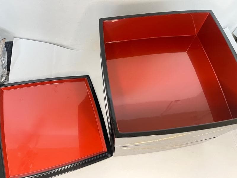 【未使用】 輪島塗 三段重 6.5寸 黒呂色 箔扇沈金　うるし工芸 なかたに