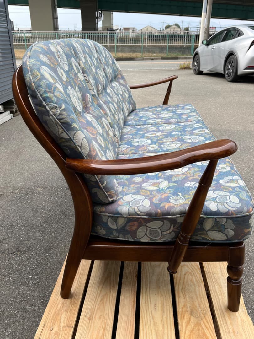 【高級家具】 karimoku（カリモク家具）　コロニアルソファ　3人掛け