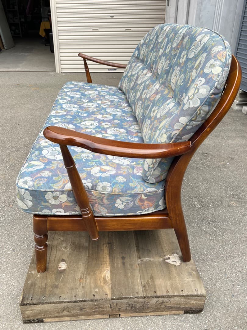 【高級家具】 karimoku（カリモク家具）　コロニアルソファ　3人掛け