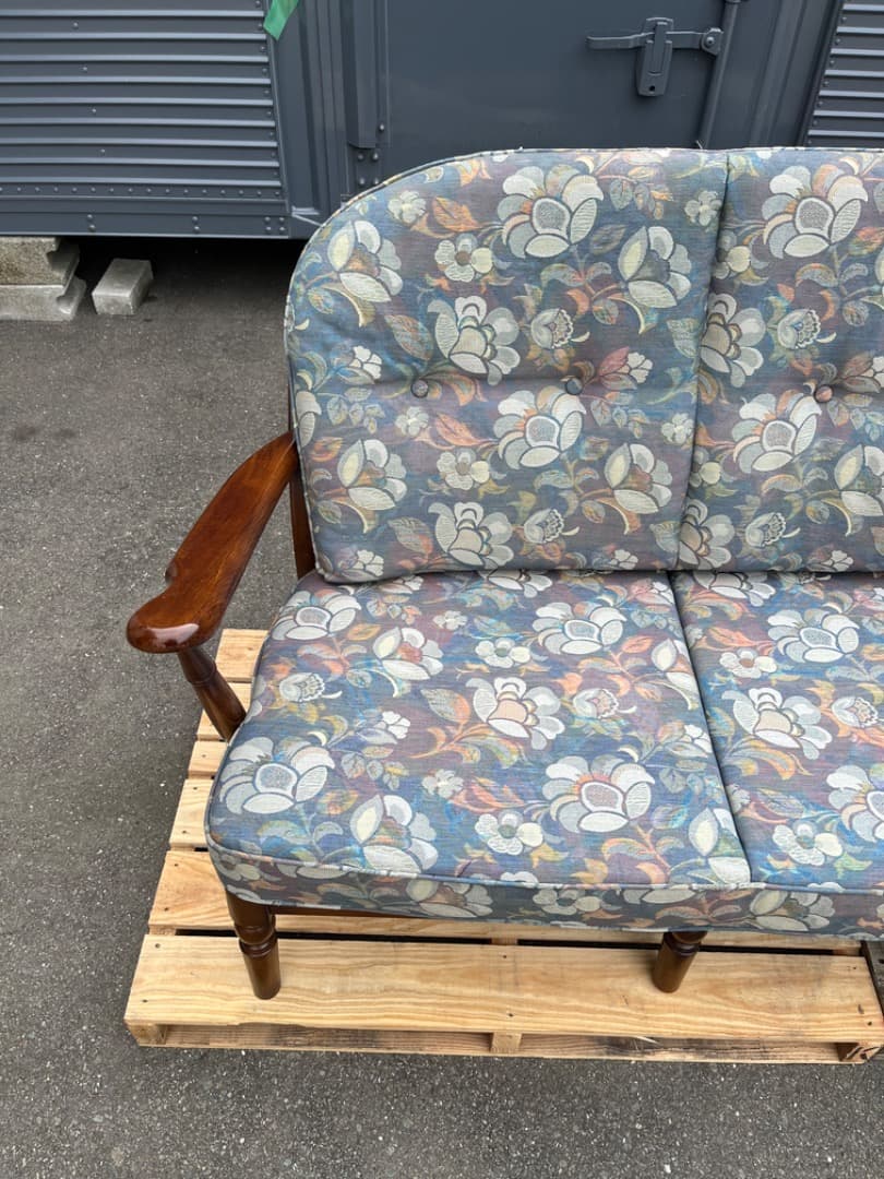 【高級家具】 karimoku（カリモク家具）　コロニアルソファ　3人掛け