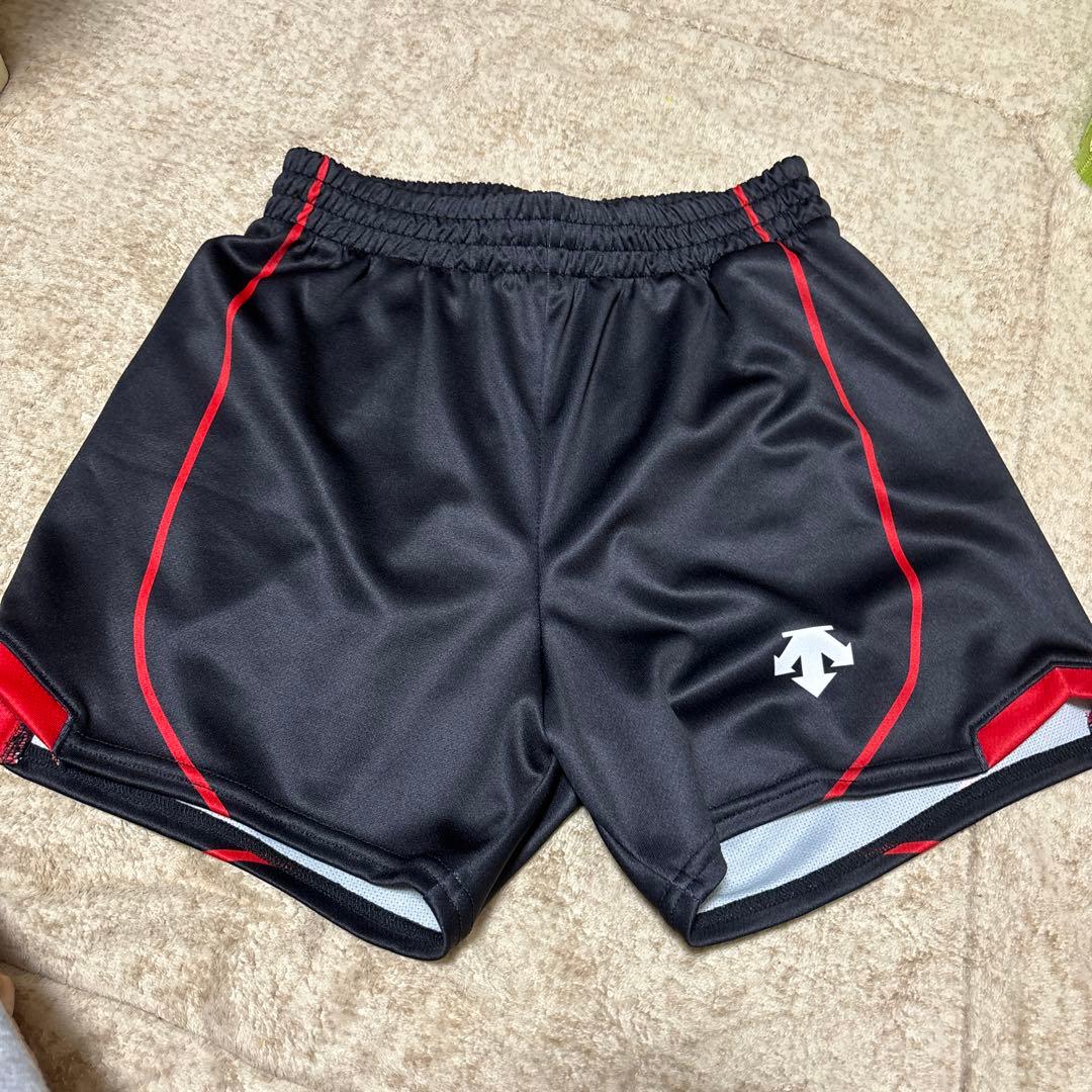 デサントオーダーゲームパンツ ブラック✖︎レッド