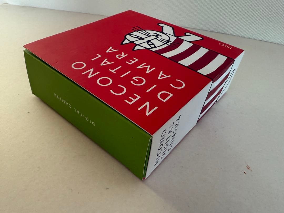 NECONO DEGITAL CAMELA リサ・ラーソン　デジカメ