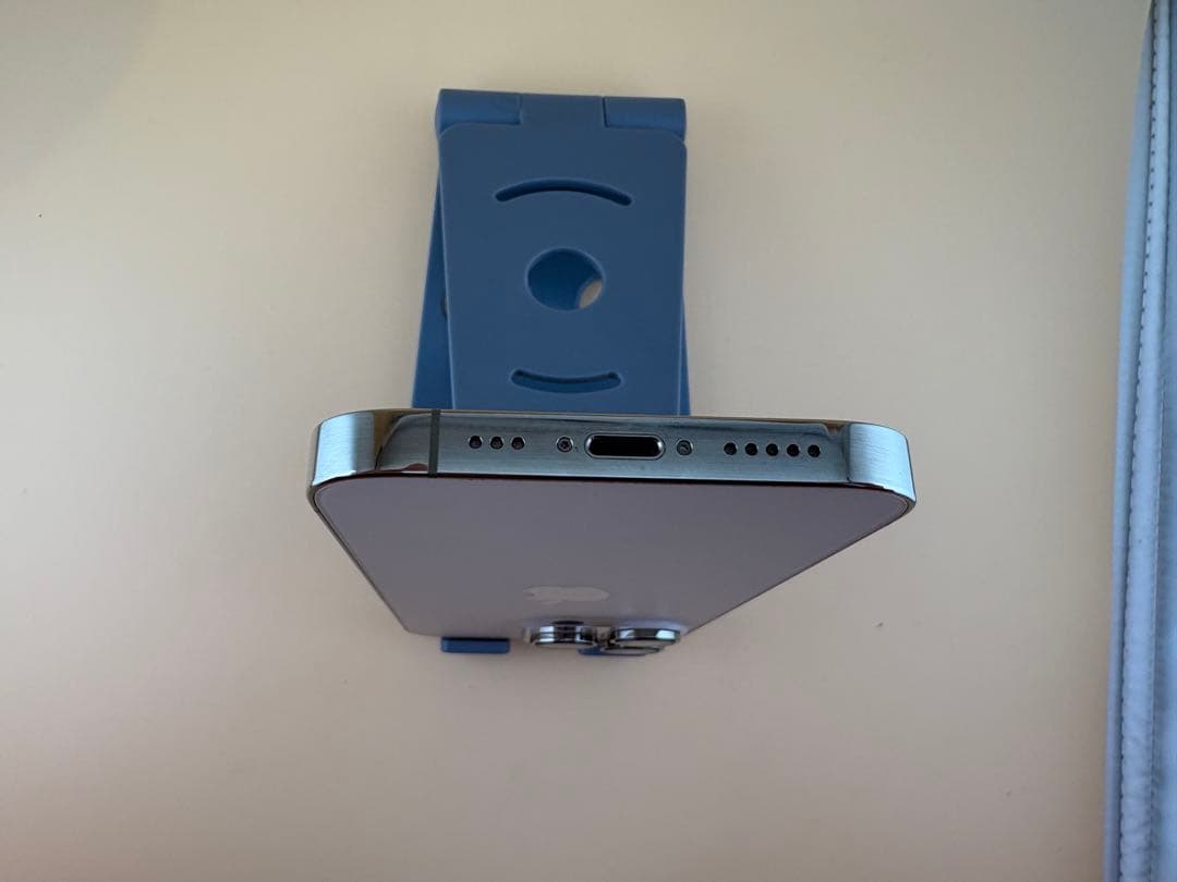 iPhone 14 Pro ゴールド128GBバッテリー100%美品。