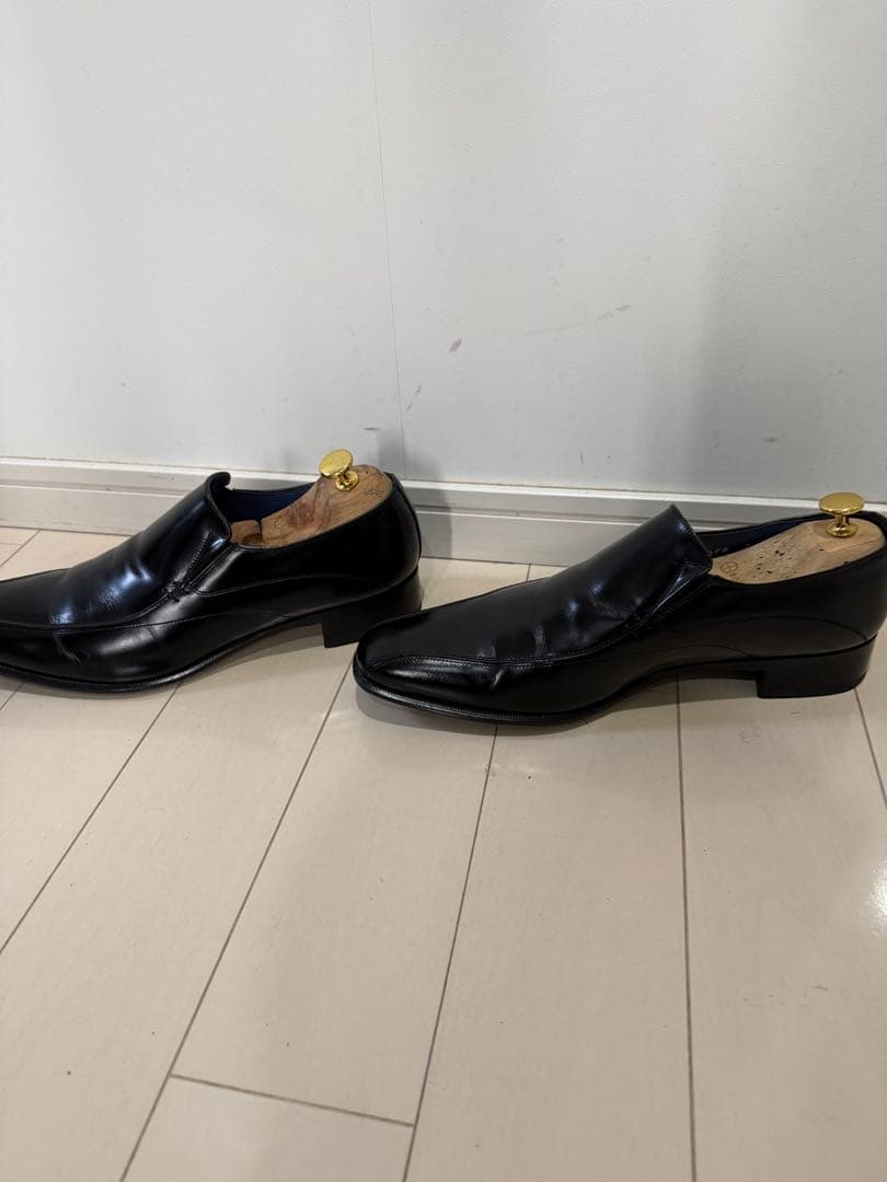 REGAL ブラックレザー スリッポンシューズ