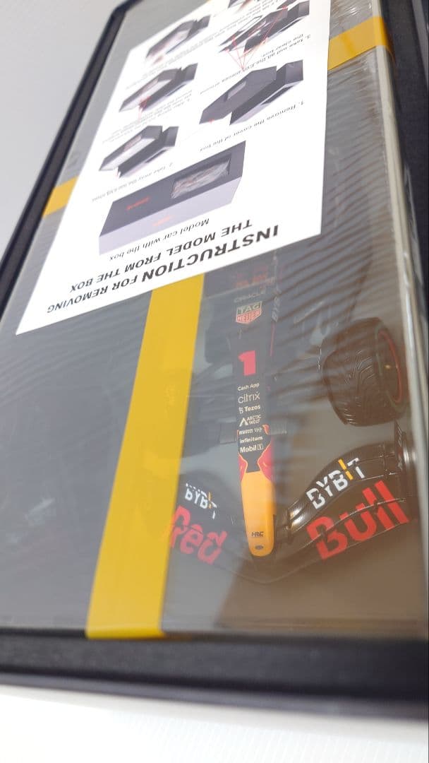 1/18　Oracle Red Bull Racing RB18 No.1