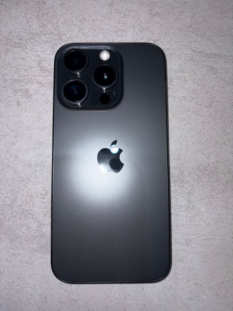 Apple iPhone 15 Pro 256GBスペースブラック 本体