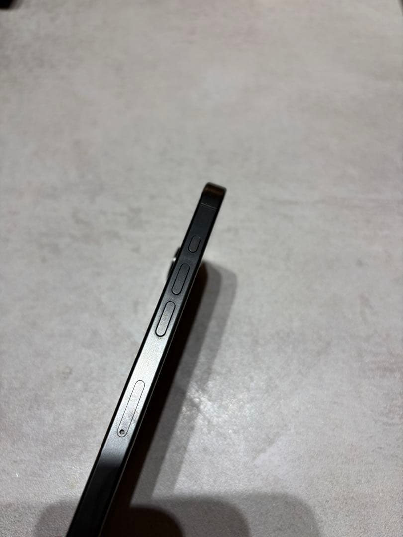 Apple iPhone 15 Pro 256GBスペースブラック 本体