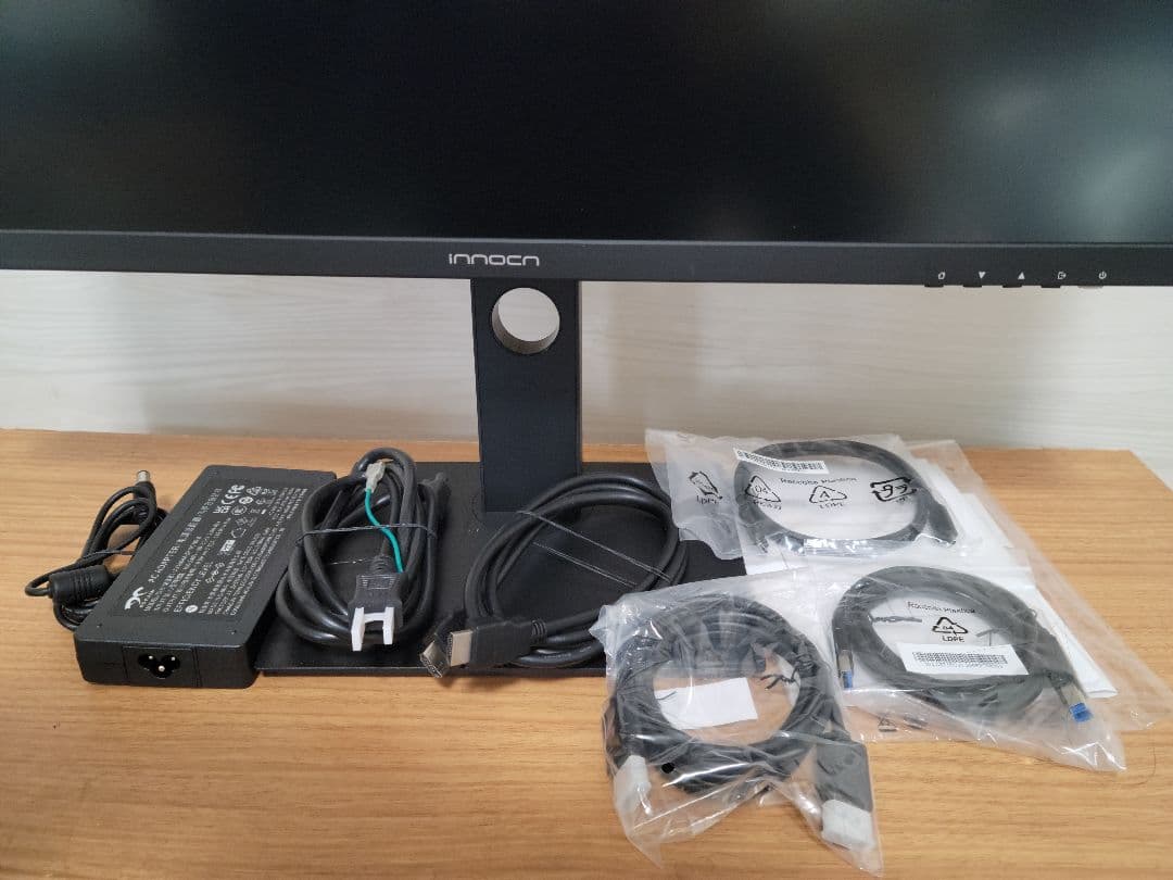 美品　INNOCN 27インチ4Kモニター USB-C 65W HDR400