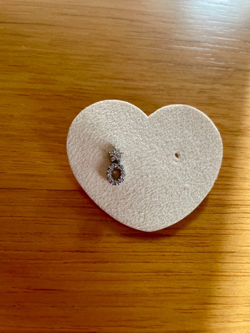 ポンテヴェキオ　ダイヤの星とOの片耳用ピアス　K18WG